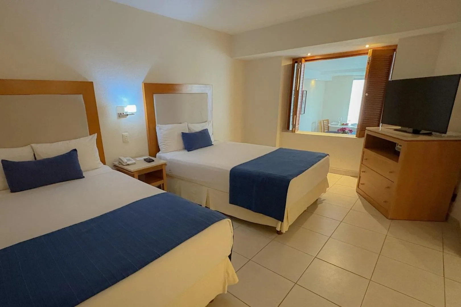 Partial View, Wifi & Hotel Amenities! Puerto Vallarta Holiday home