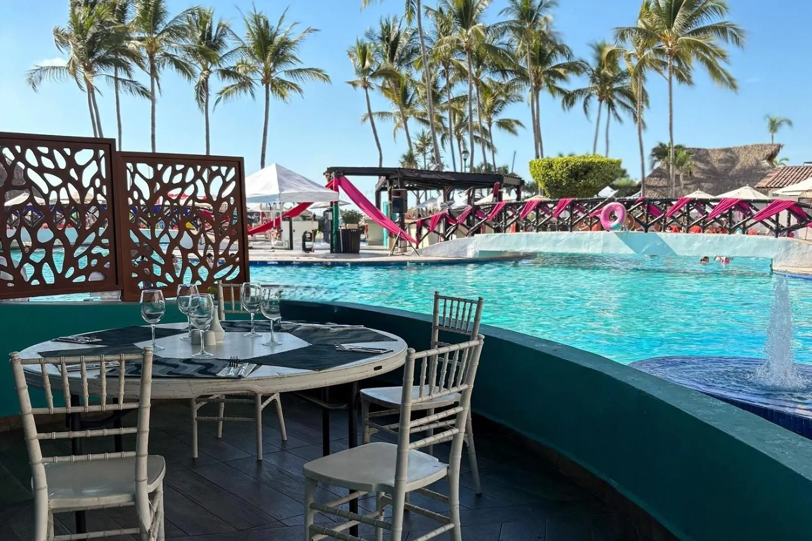 Partial View, Wifi & Hotel Amenities! Puerto Vallarta Holiday home
